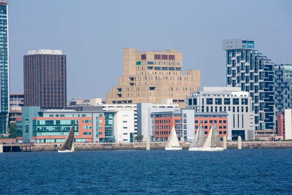 Yha Liverpool Albert Dock Exterior photo